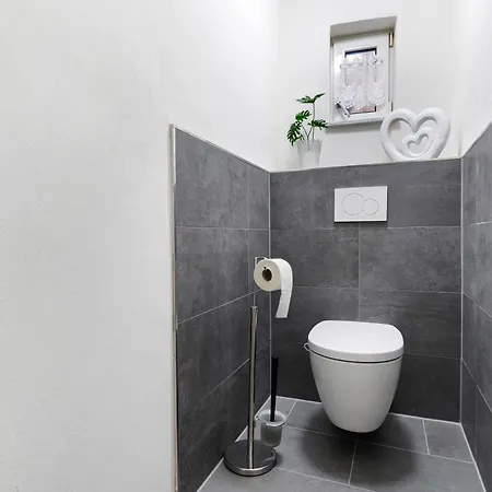 Zola Apartman *